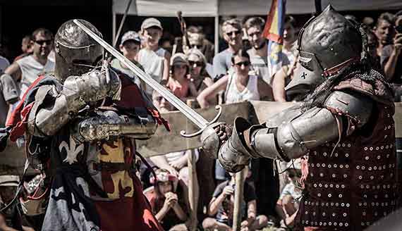 combat médiéval en haute marne à Montsaugeon
